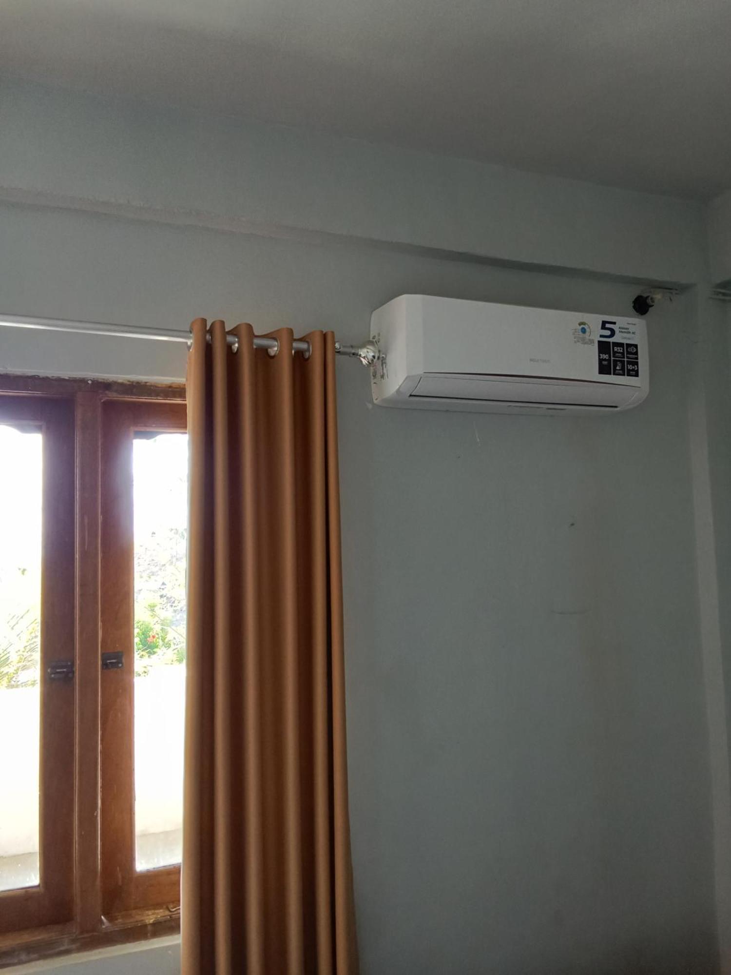 Feby'S Homestay Ekas الغرفة الصورة