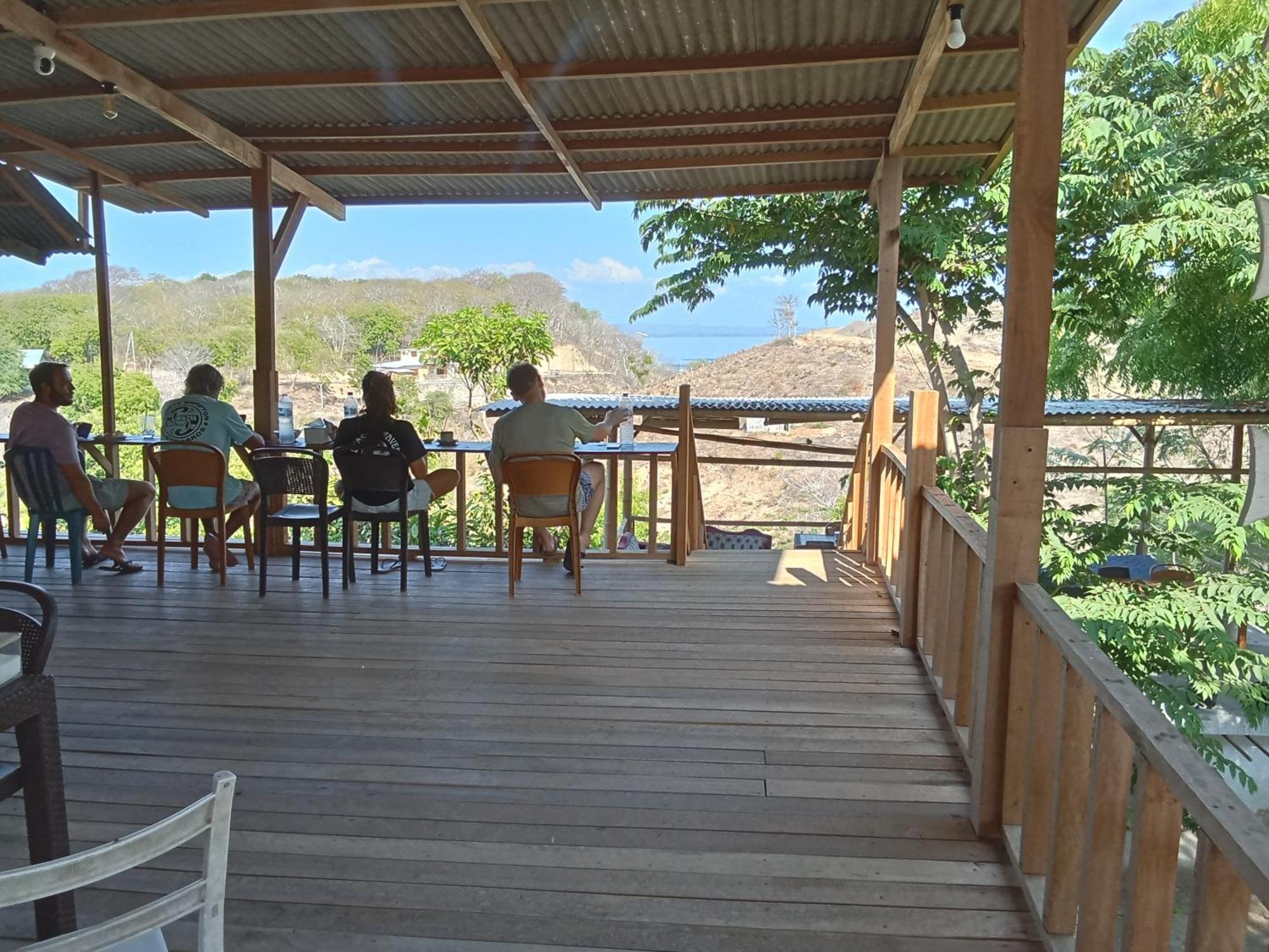 Feby'S Homestay Ekas الغرفة الصورة